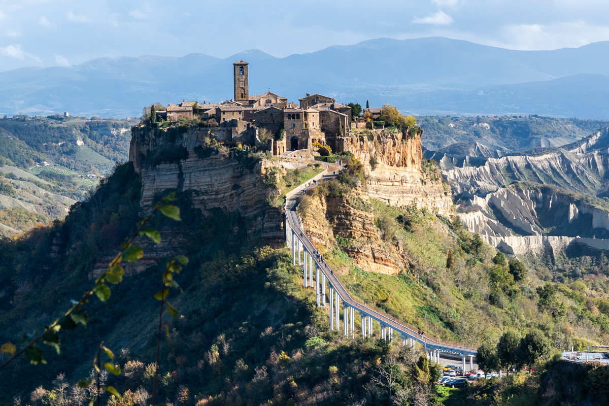 懸浮於荒原之上的孤寂｜走進義大利「天空之城」Civita di Bagnoregio 的凝滯時光